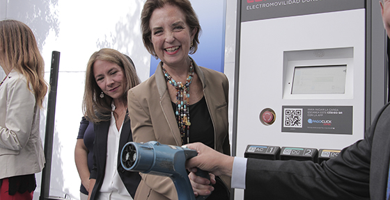 Ministra Hutt inaugura la red de cargadores eléctricos rápidos más grande de Sudamérica