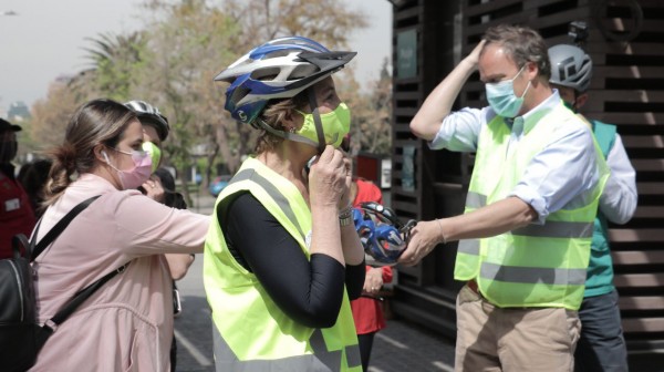 Ministros Hutt y Ward anuncian apertura del Parquemet a ciclistas a partir del próximo lunes