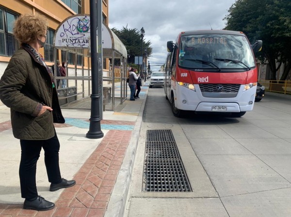 Ministra Hutt destaca funcionamiento de red Punta Arenas y oficializa renovación de 43 taxis colectivos