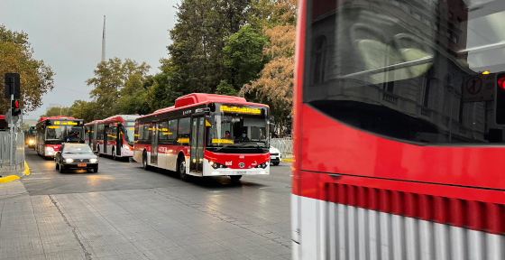 Viajes en el transporte público y desplazamientos vehiculares registran caída durante la última semana en la RM