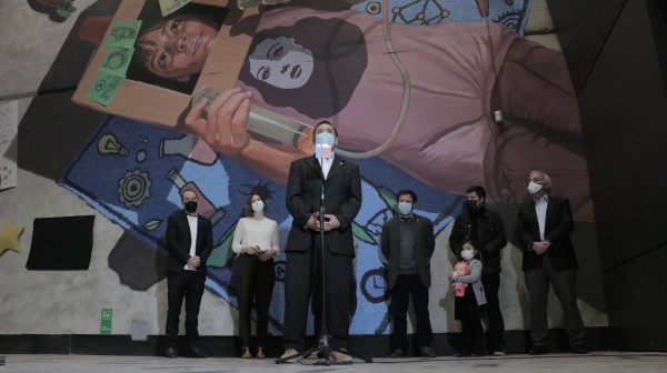 Inauguramos mural en Estación Hospitales de línea 3 que rinde homenaje a las mujeres de las ciencias y a los trabajadores de la salud