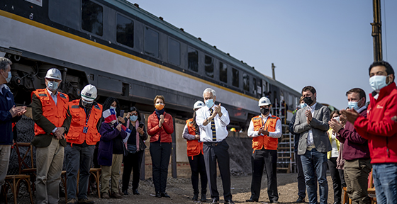 Presidente Piñera visita obras de construcción del nuevo Tren Melipilla