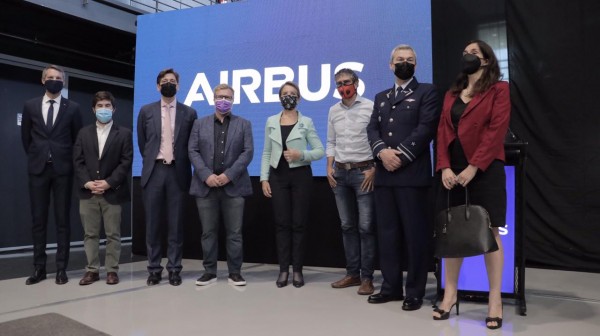 Ministra de Transportes y Telecomunicaciones, Gloria Hutt, encabeza inauguración del nuevo centro de entrenamiento en chile de Airbus